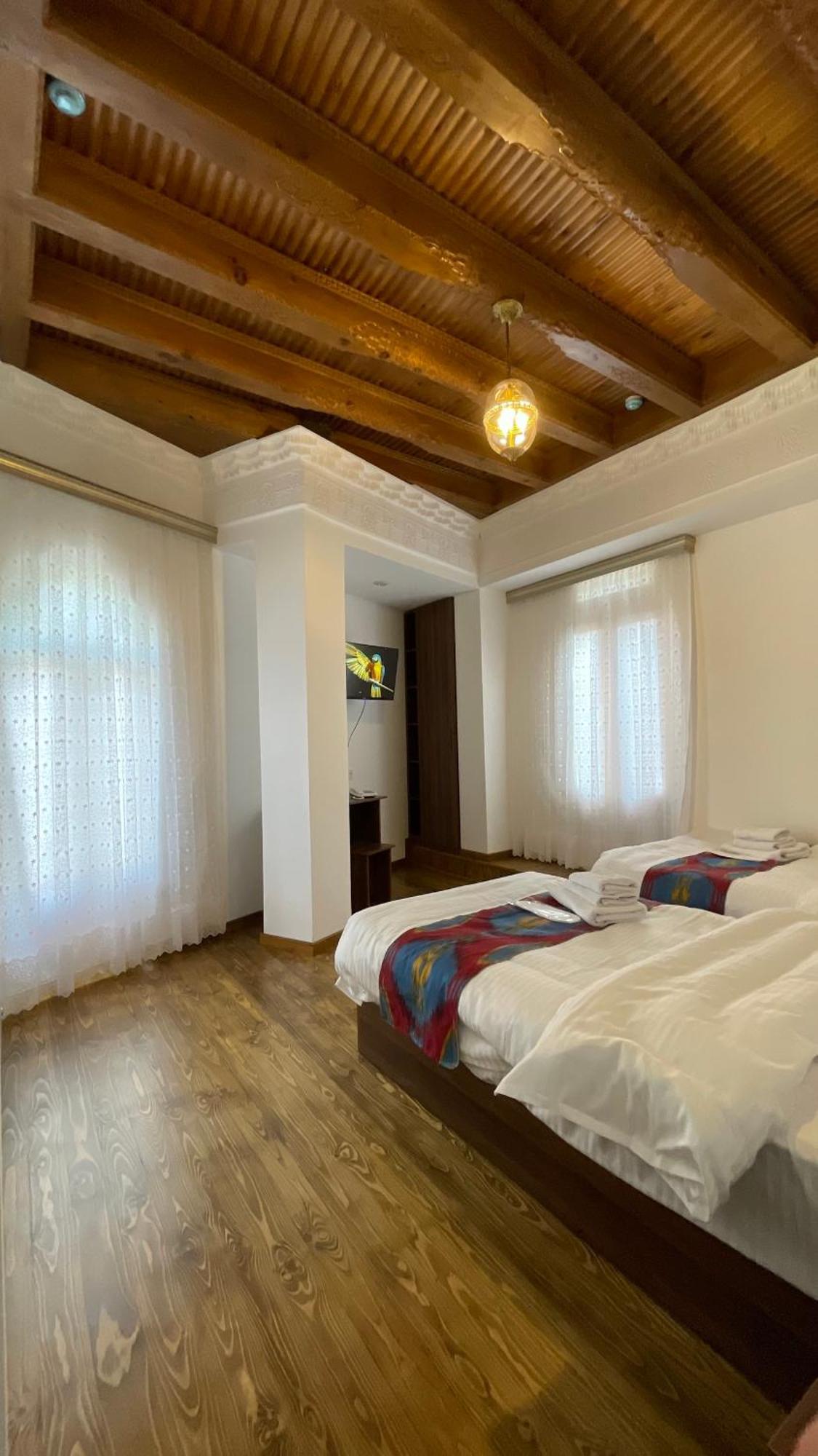 Mahbubakhon Guest House In Old City Buchara Exterior foto