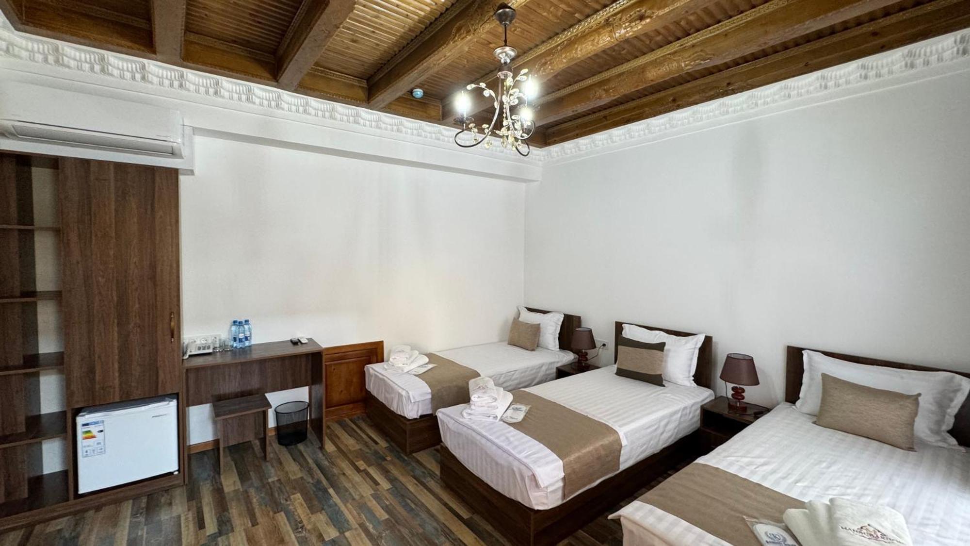 Mahbubakhon Guest House In Old City Buchara Exterior foto