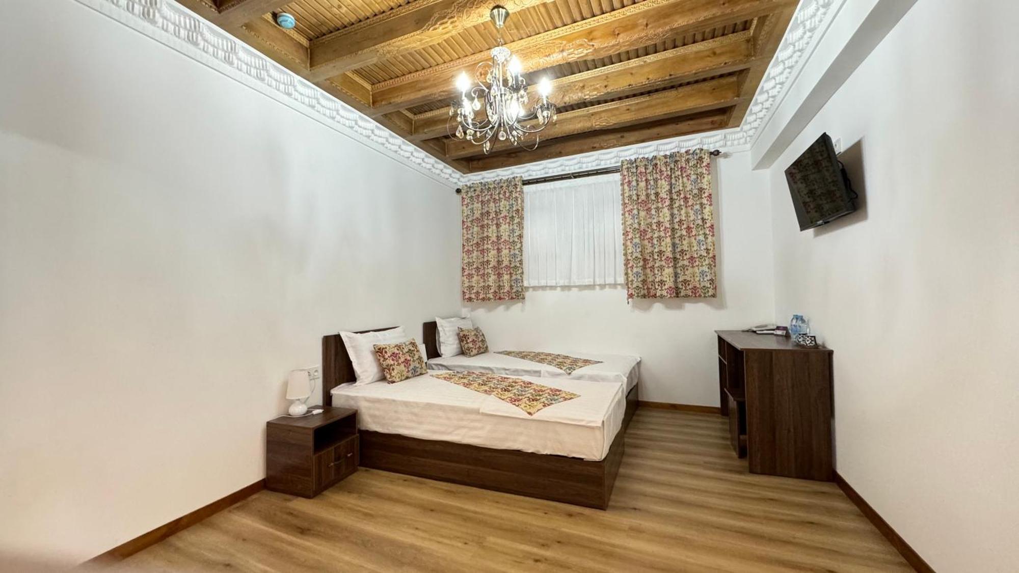 Mahbubakhon Guest House In Old City Buchara Exterior foto